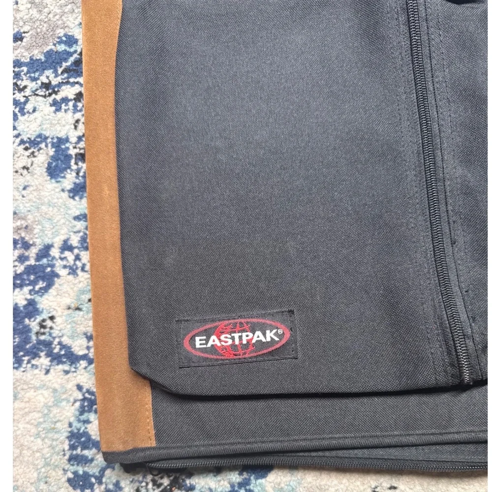Eastpak Vintage Black‎ Canvas Suede Spine Zip Around Binder Portfolio Case Black